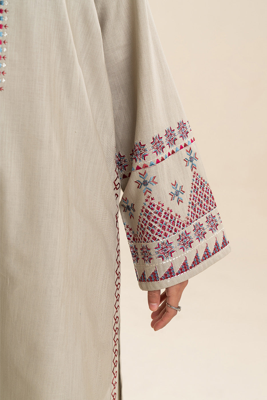 3 PIECE EMBROIDERED SLUB KHADDAR SUIT (PRET)