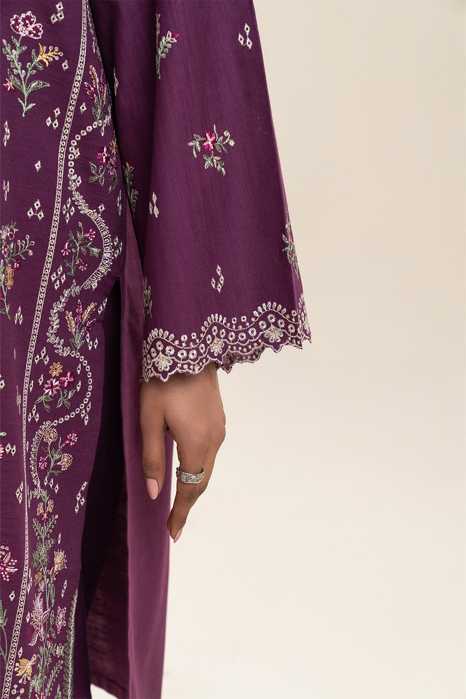 3 PIECE EMBROIDERED SLUB KHADDAR SUIT (PRET)