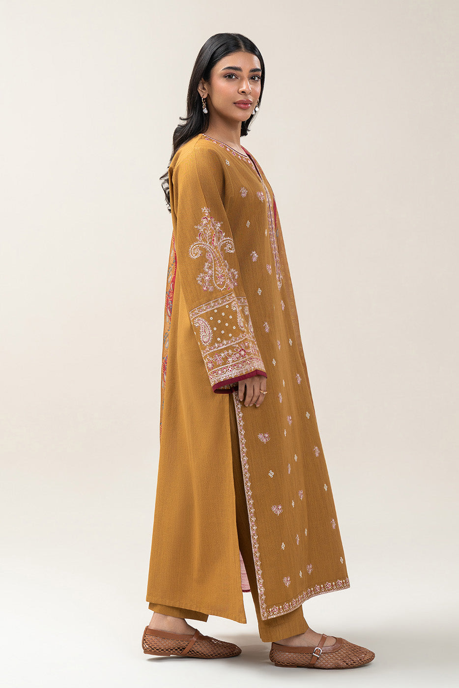 3 PIECE EMBROIDERED KHADDAR SUIT (PRET)