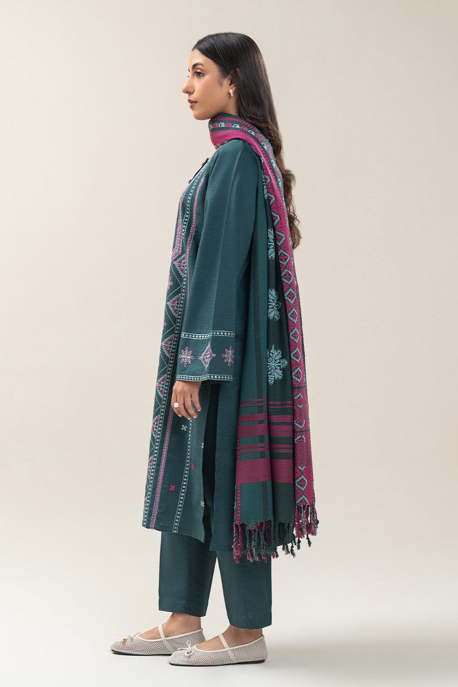 3 PIECE EMBROIDERED SLUB KHADDAR SUIT (PRET)