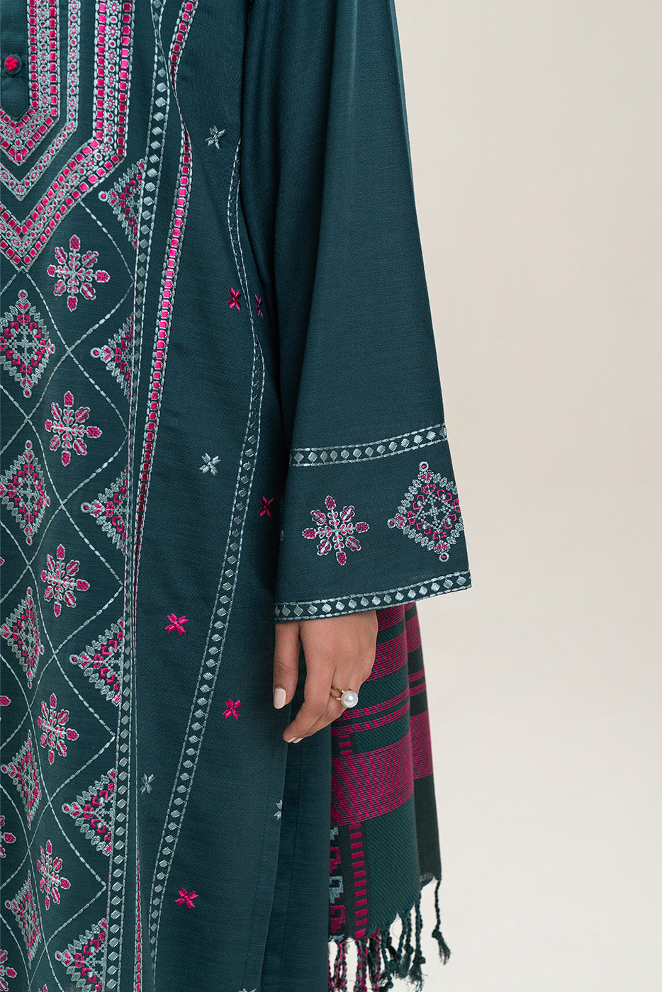 3 PIECE EMBROIDERED SLUB KHADDAR SUIT (PRET)