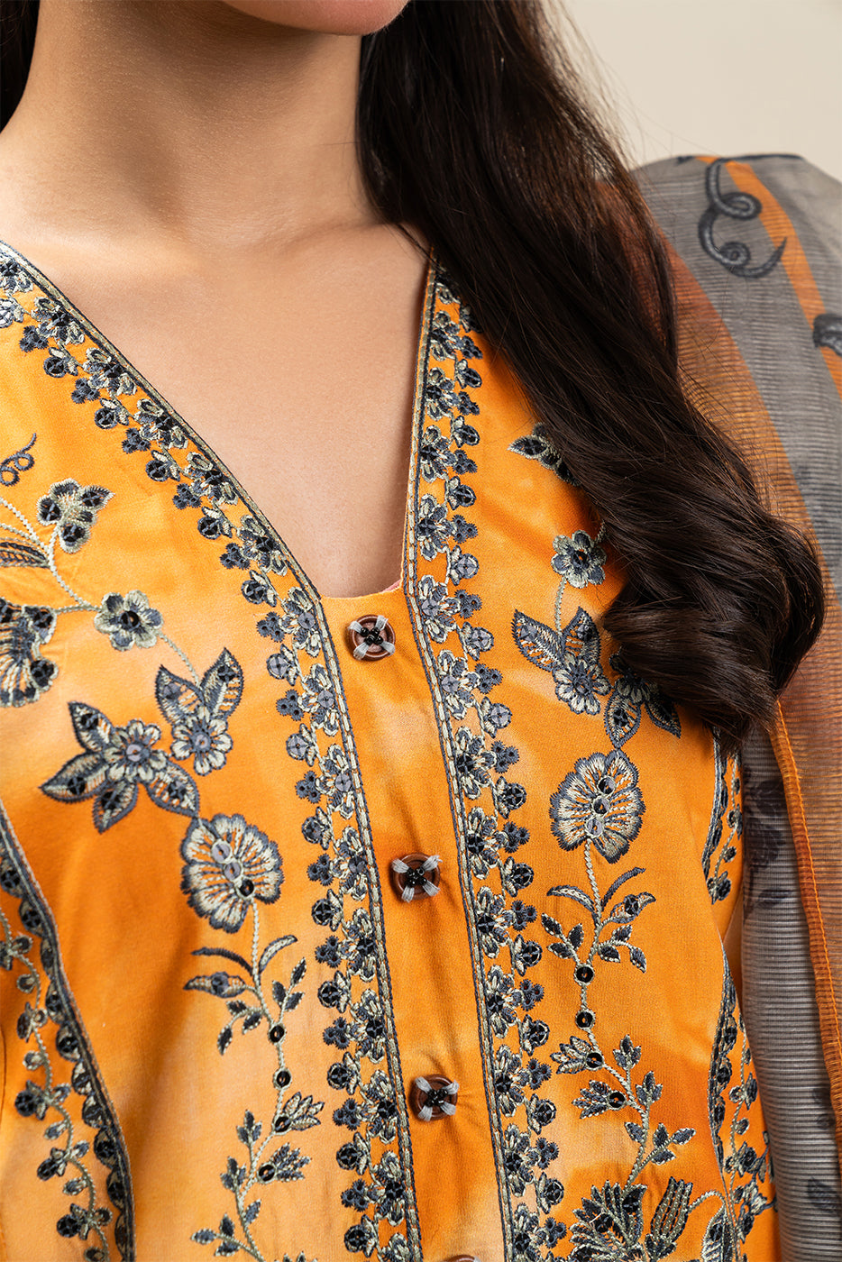 3 PIECE EMBROIDERED COTTON VISCOSE SUIT (PRET)