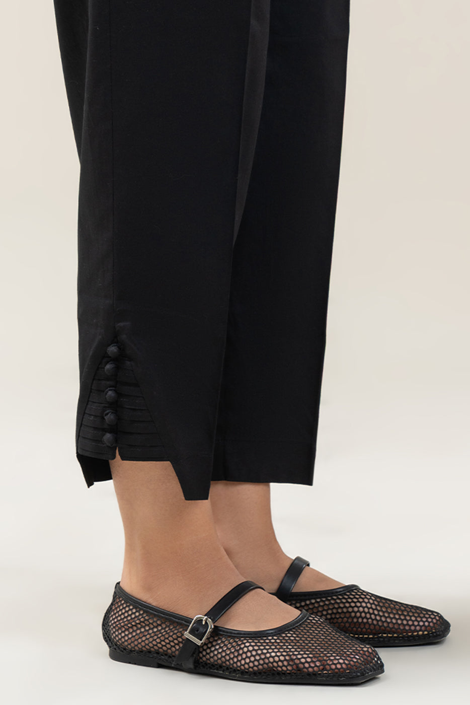 BASIC STRAIGHT PANTS