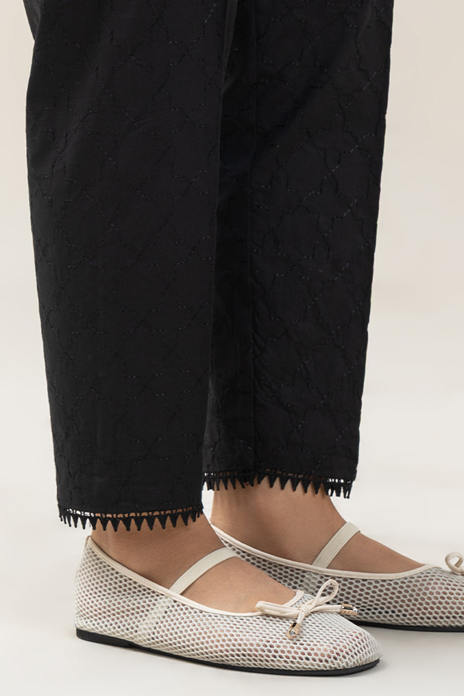 EMBROIDERED STRAIGHT PANTS