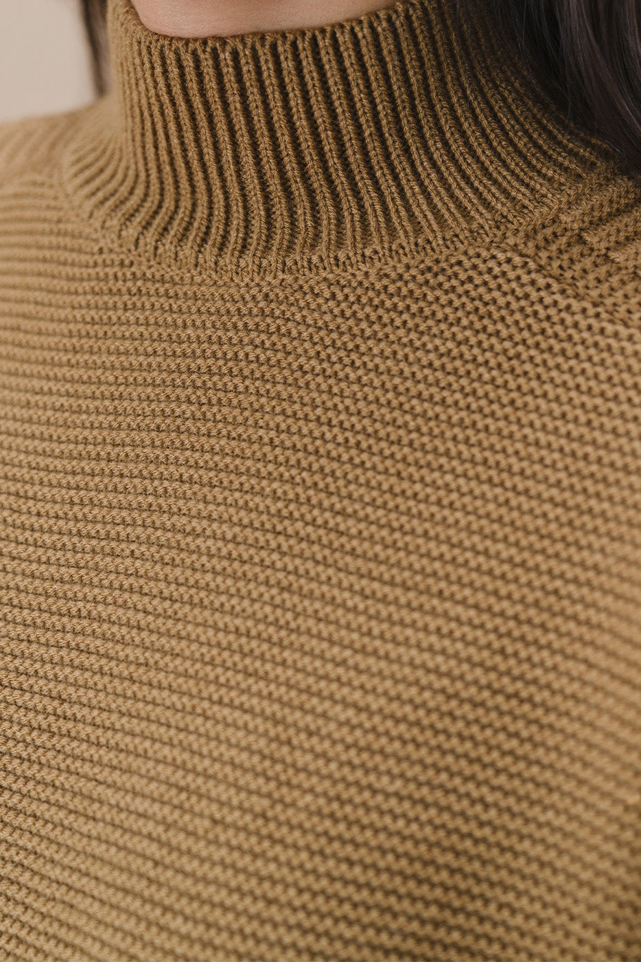 MOCK NECK PULLOVER