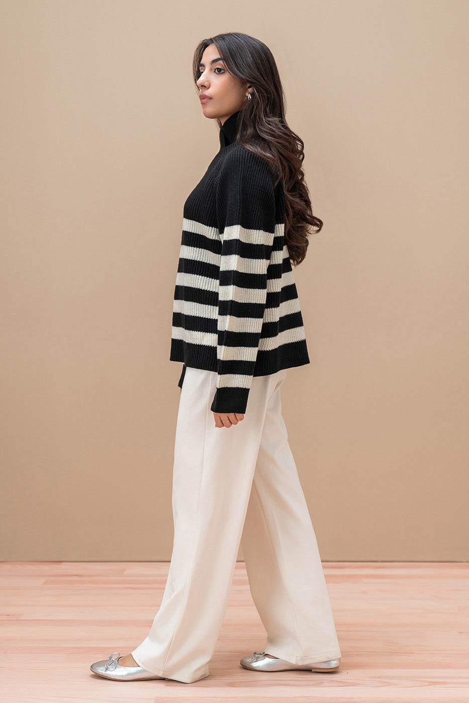 WRAP-AROUND COLLAR STRIPED PULLOVER