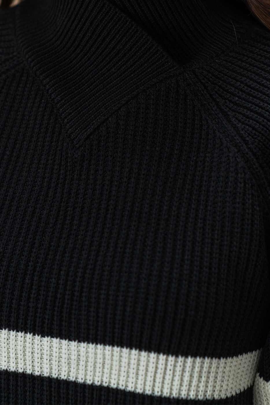 WRAP-AROUND COLLAR STRIPED PULLOVER