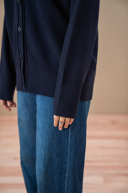 V-NECK LOOSE FIT CARDIGAN