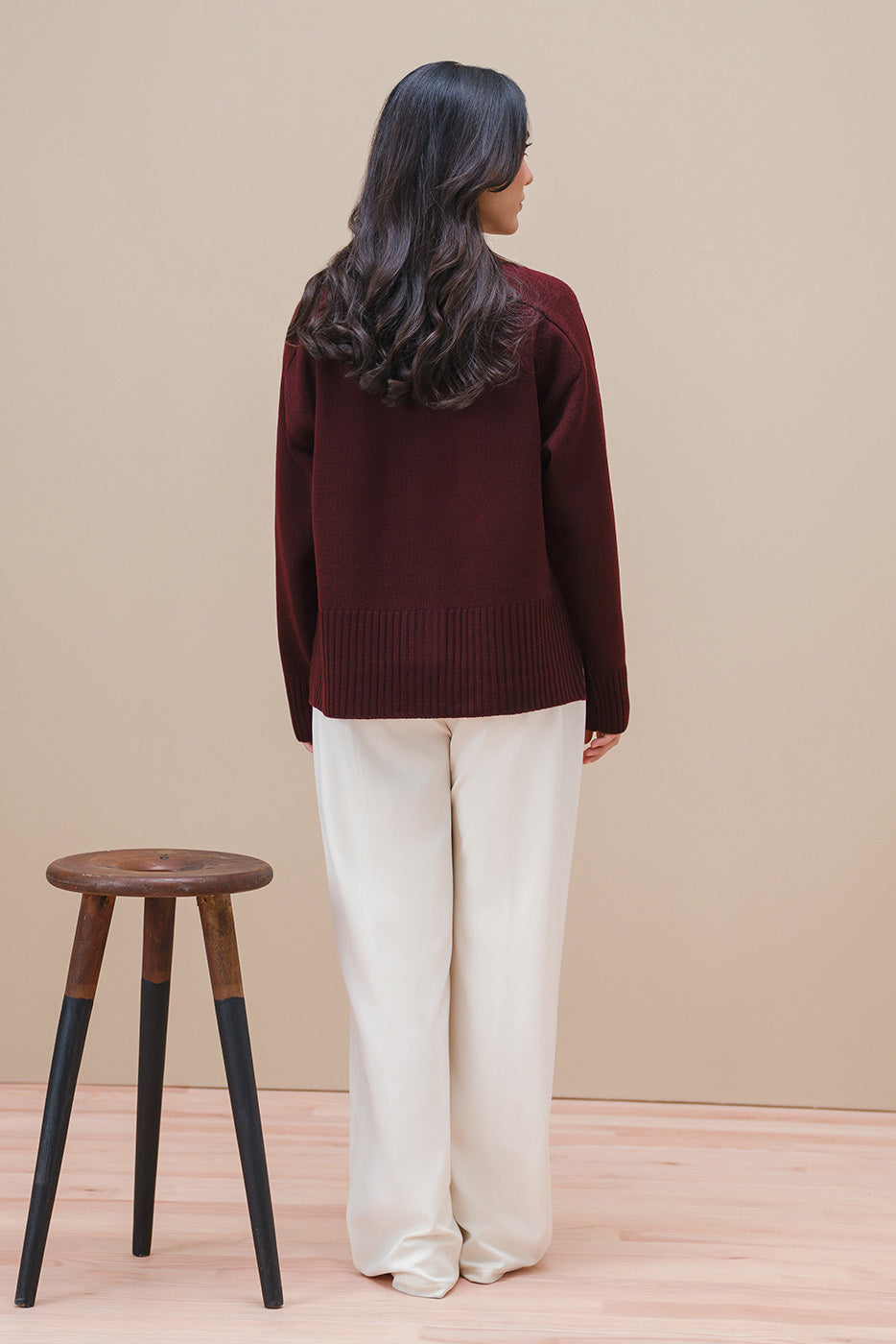 V-NECK CROPPED CARDIGAN