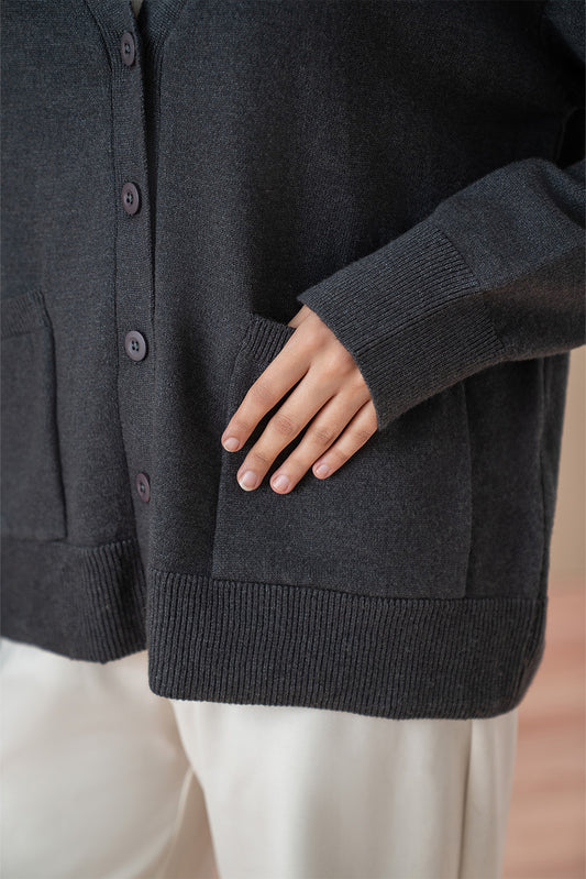 V-NECK LOOSE FIT CARDIGAN