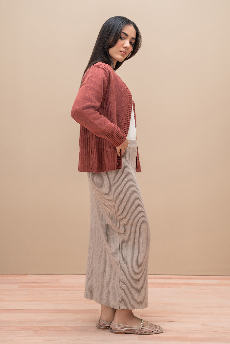 CROPPED V NECK CARDIGAN