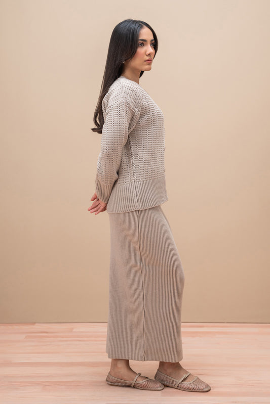 REGULAR FIT CREW NECK CARDIGAN