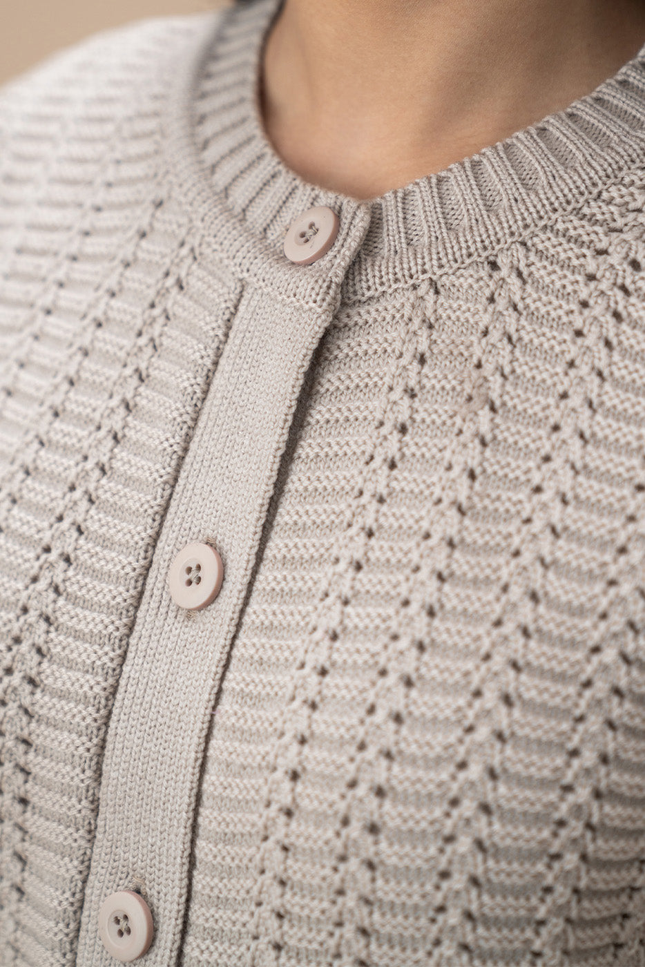 REGULAR FIT CREW NECK CARDIGAN