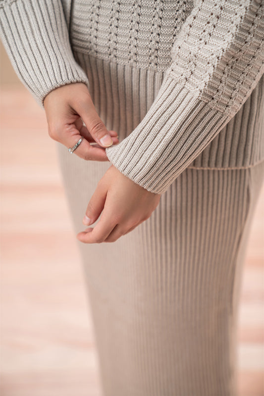 REGULAR FIT CREW NECK CARDIGAN