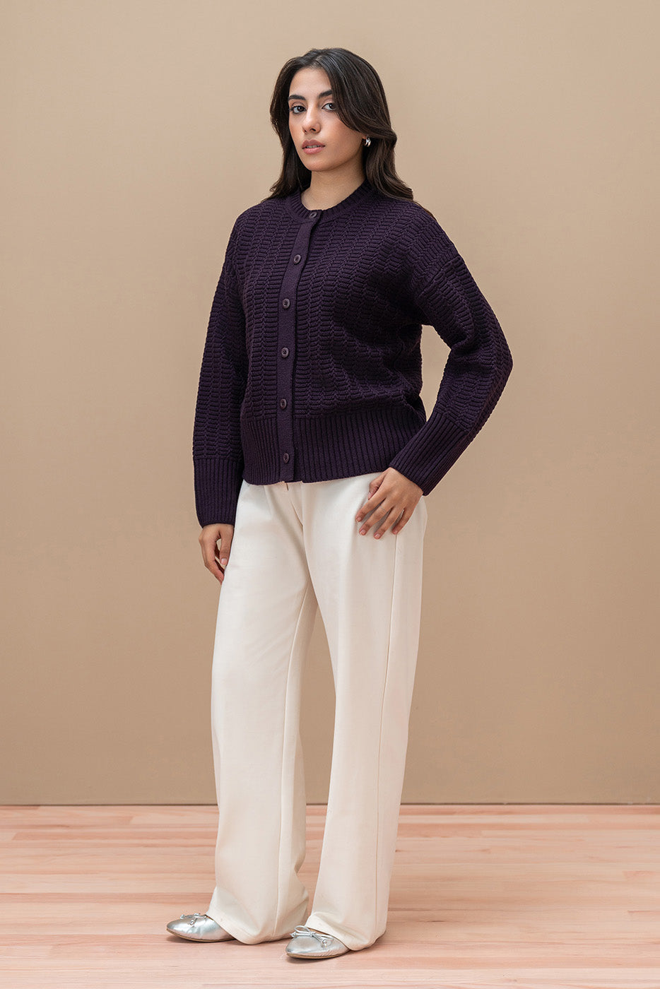 REGULAR FIT CREW NECK CARDIGAN