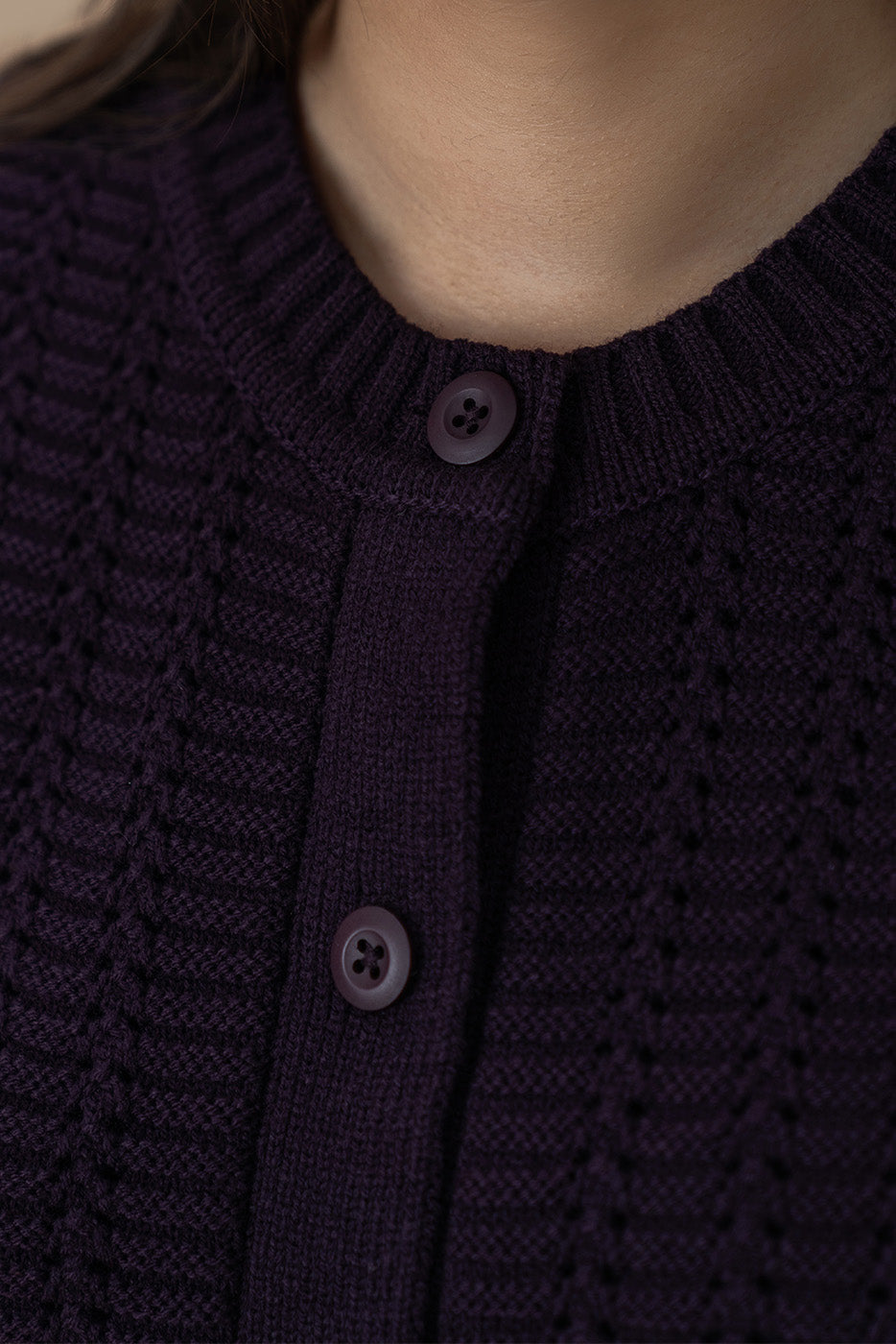 REGULAR FIT CREW NECK CARDIGAN