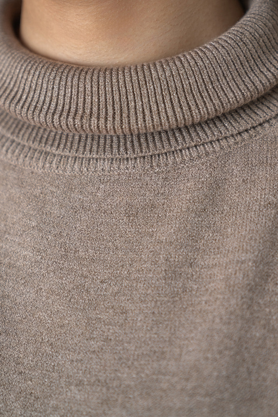 TURTLE NECK SIDE SLIT DRESS