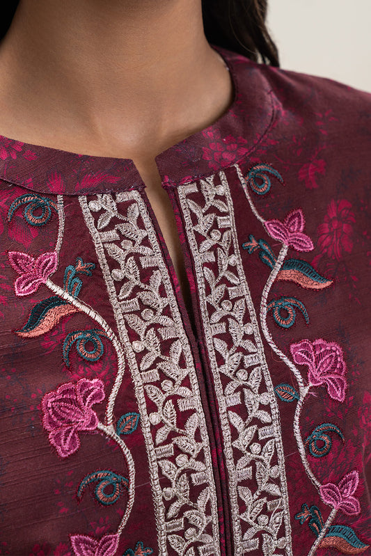 3 PIECE EMBROIDERED SLUB KHADDAR SUIT-BURNT MAROON (UNSTITCHED)