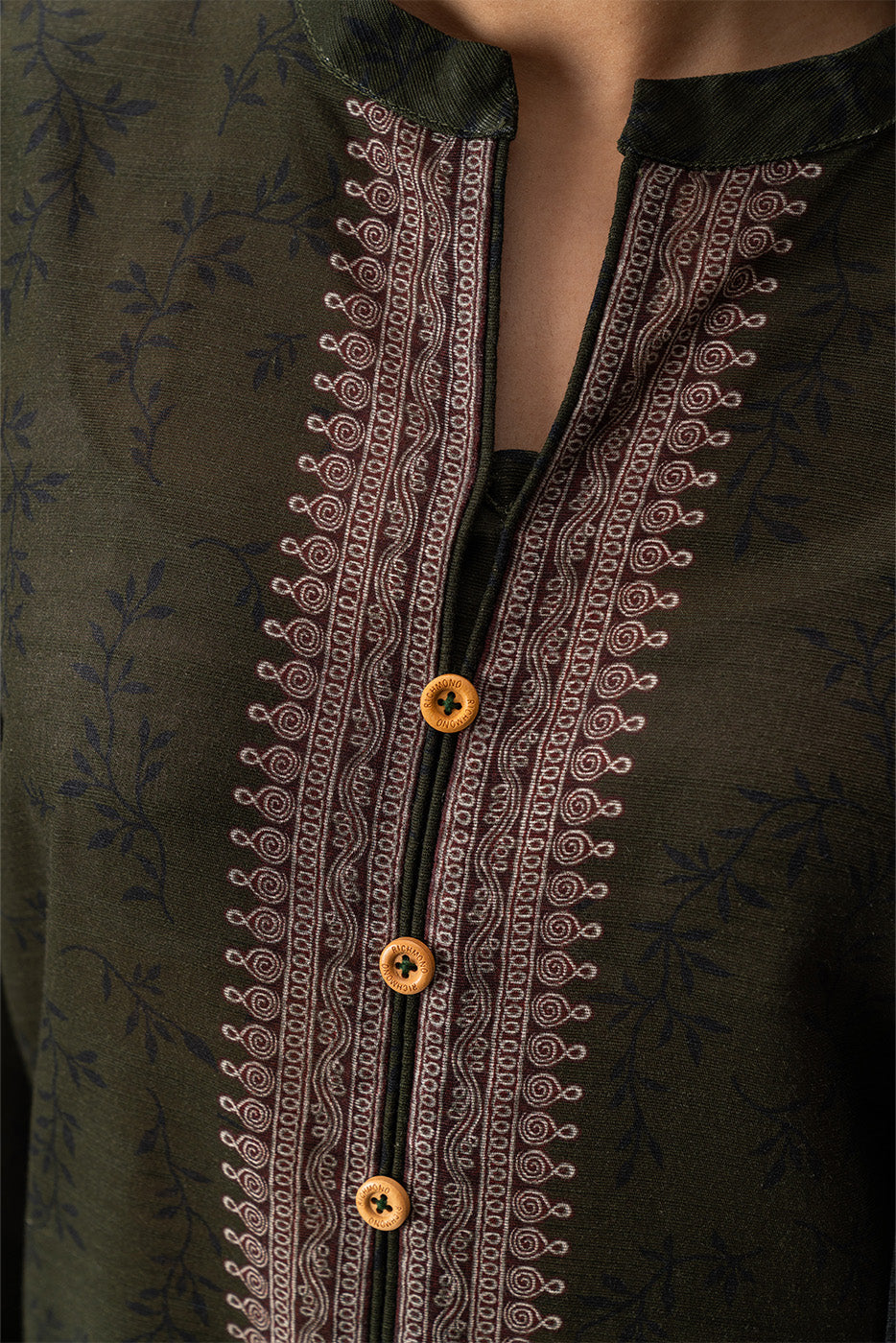 3 PIECE EMBROIDERED SLUB KHADDAR SUIT-JUNIPER BLISS (UNSTITCHED)