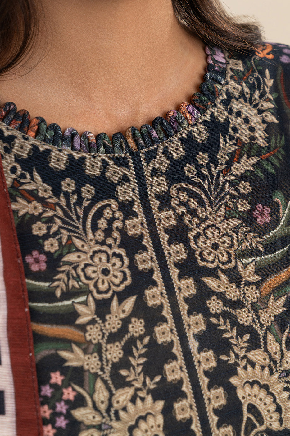 3 PIECE PRINTED SLUB KHADDAR SUIT-MAJESTIC BLACK (UNSTITCHED)