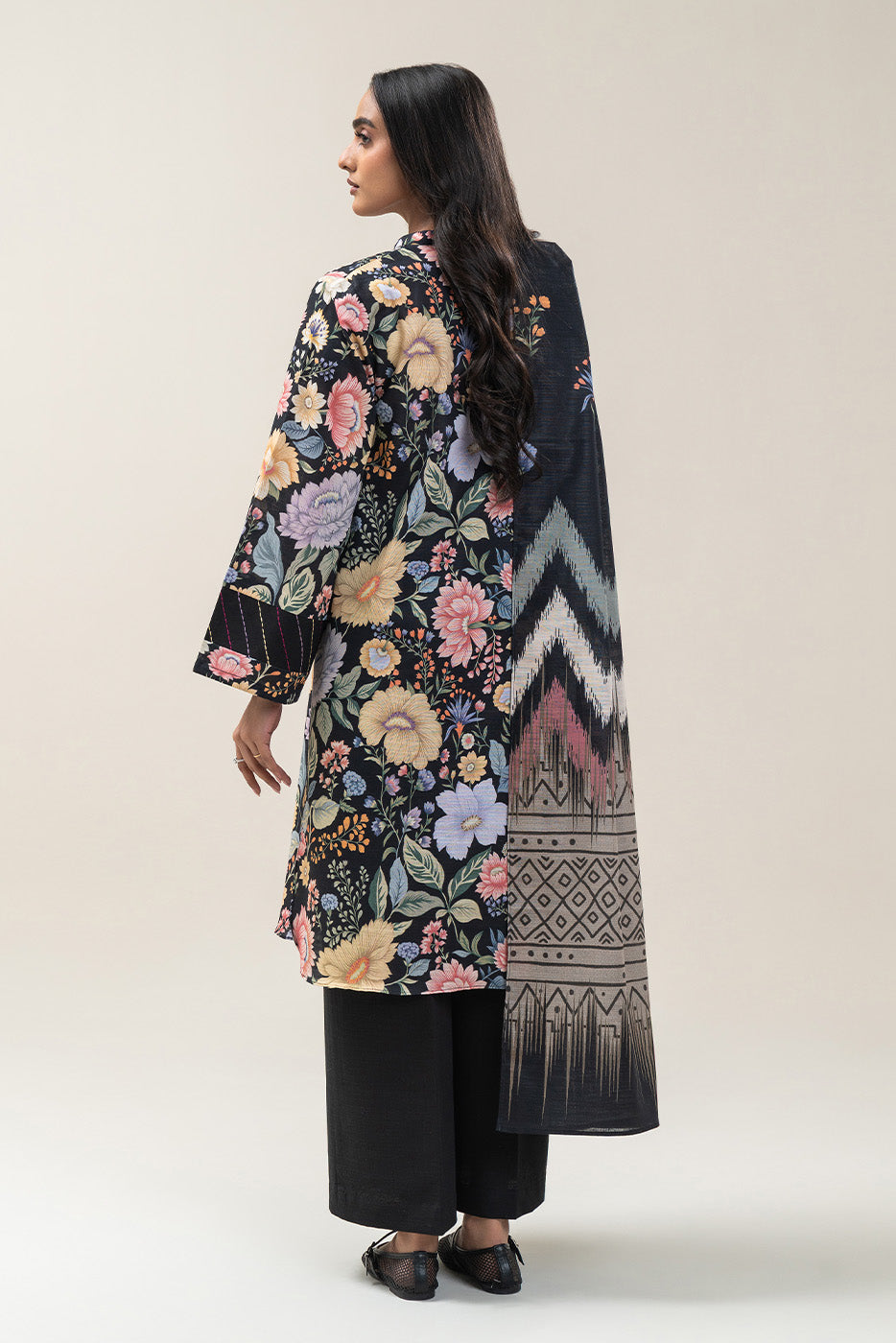 3 PIECE PRINTED SLUB KHADDAR SUIT-FLORAL BUNCH (UNSTITCHED)