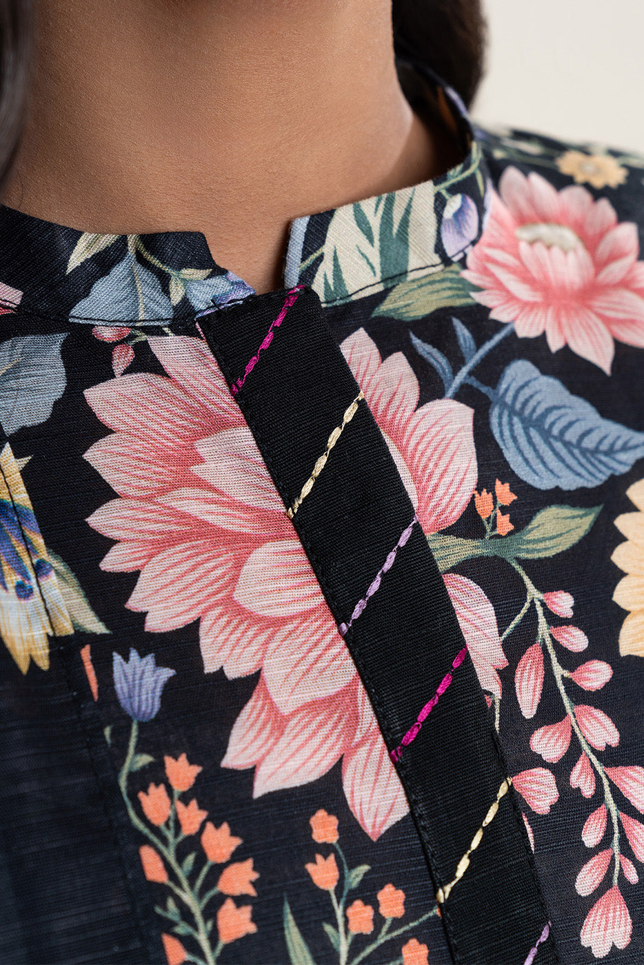 3 PIECE PRINTED SLUB KHADDAR SUIT-FLORAL BUNCH (UNSTITCHED)