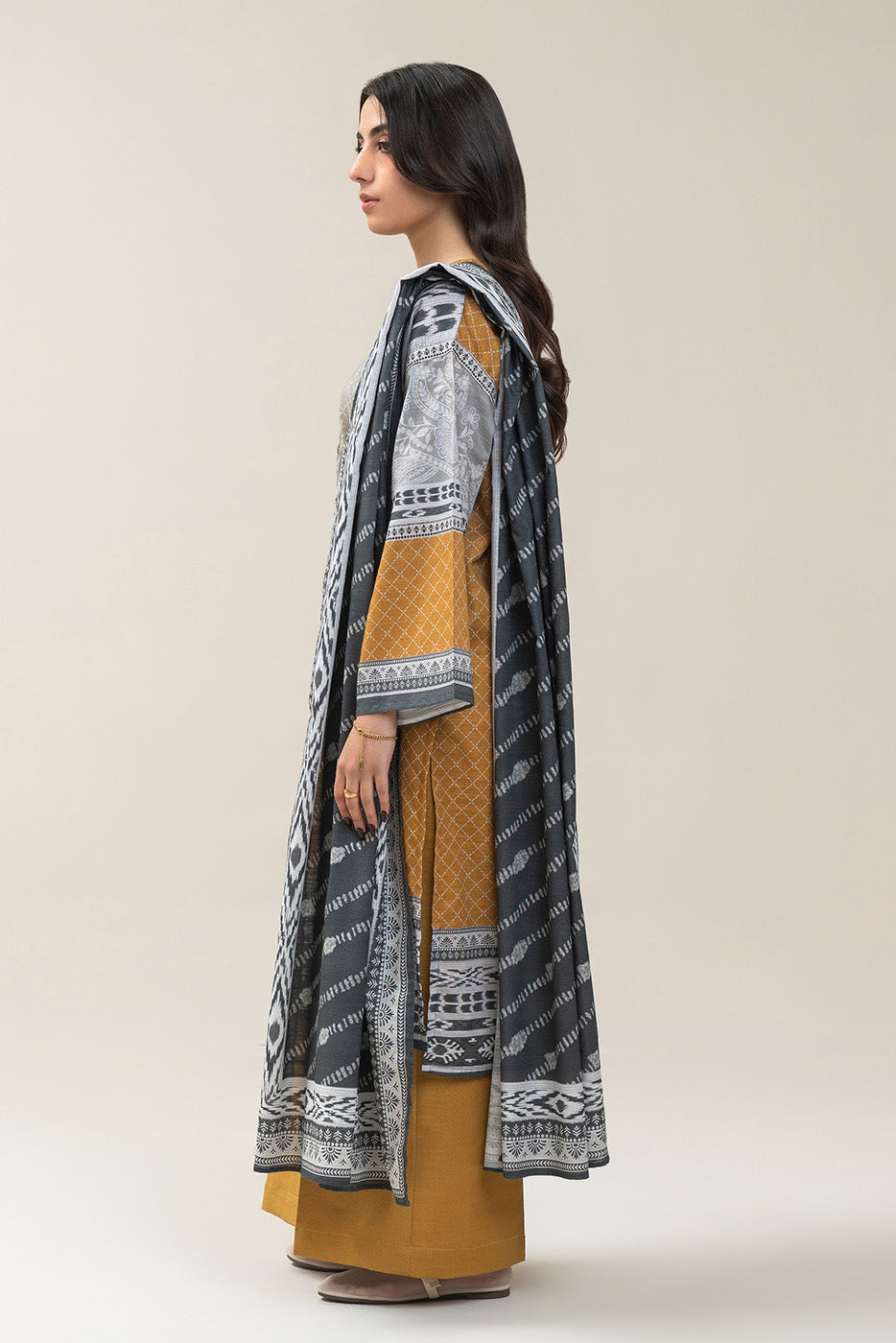3 PIECE PRINTED SLUB KHADDAR SUIT-MEDALLION DEW SUIT