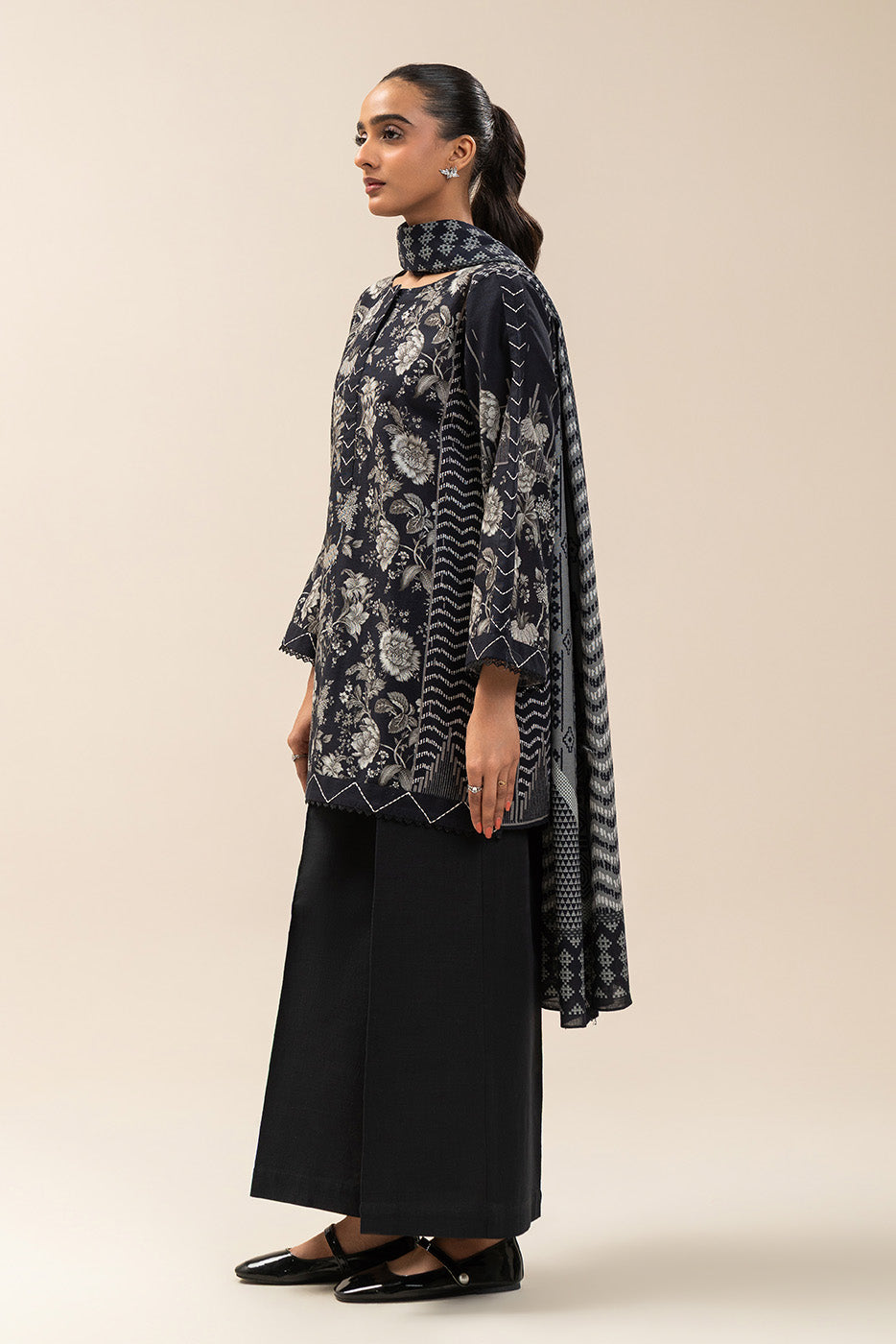 3 PIECE PRINTED SLUB KHADDAR SUIT-ASH GREY (UNSTITCHED)