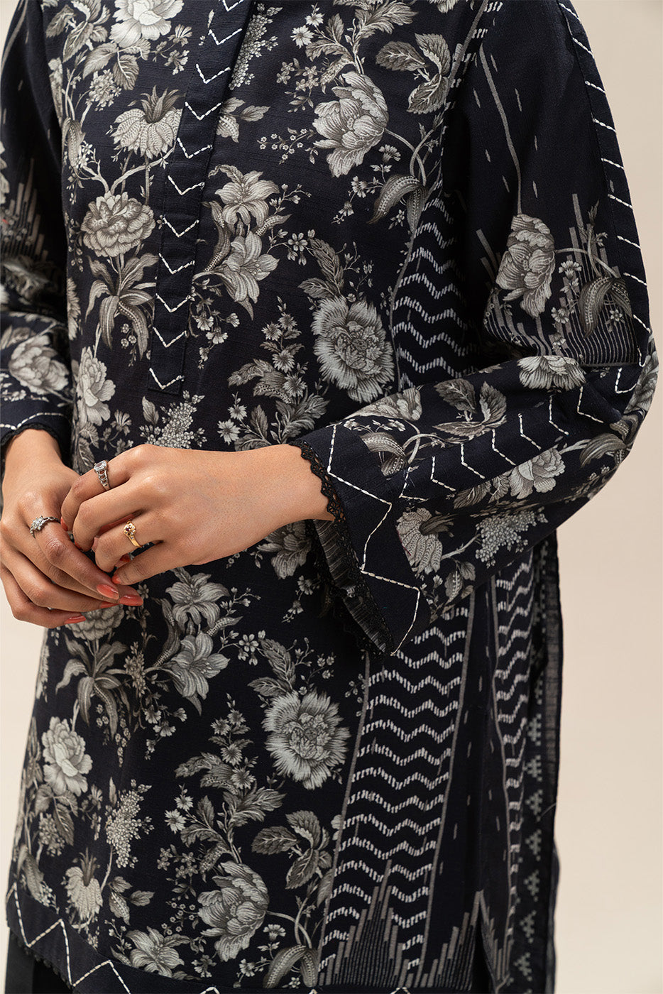 3 PIECE PRINTED SLUB KHADDAR SUIT-ASH GREY (UNSTITCHED)