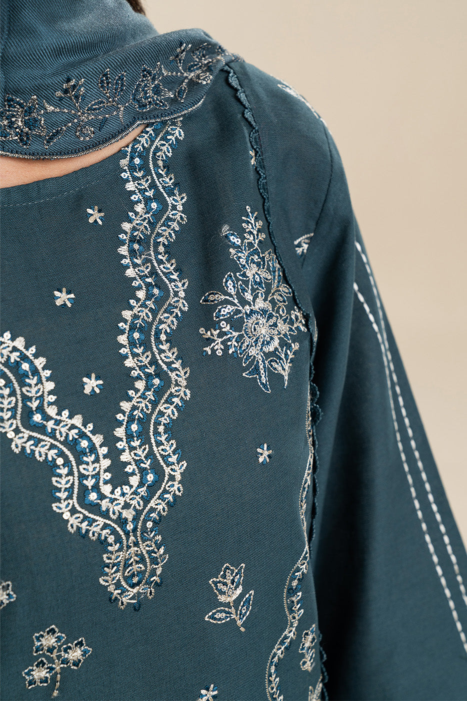 3 PIECE EMBROIDERED SLUB KHADDAR SUIT-MYSTIC AZURE (UNSTITCHED)