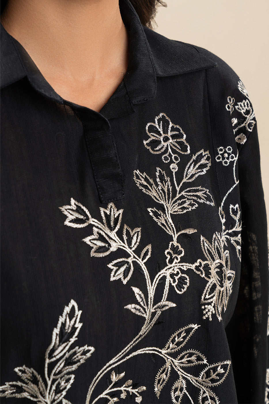 2 PIECE EMBROIDERED SLUB KHADDAR SUIT-OBSIDIAN GLINT (UNSTITCHED)