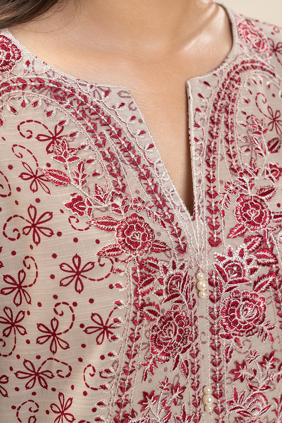 3 PIECE EMBROIDERED SLUB KHADDAR SUIT-MISTY WHITE (UNSTITCHED)