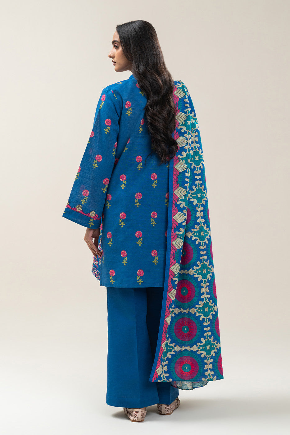 3 PIECE EMBROIDERED SLUB KHADDAR SUIT-AZURE BLOOM (UNSTITCHED)
