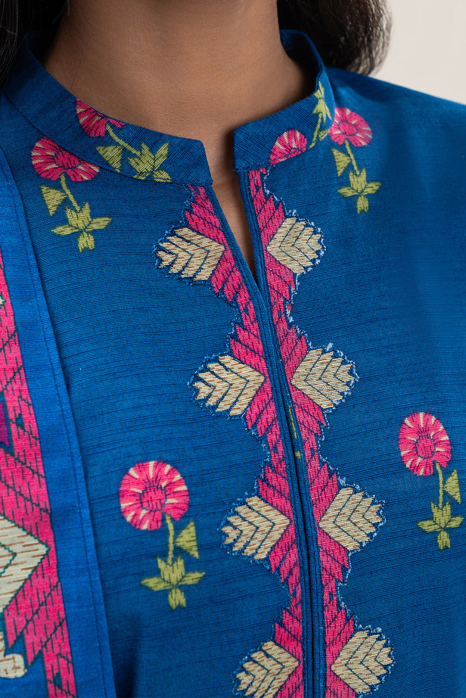 3 PIECE EMBROIDERED SLUB KHADDAR SUIT-AZURE BLOOM (UNSTITCHED)