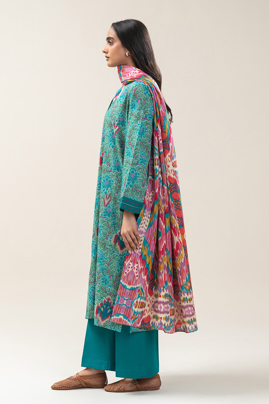 3 PIECE EMBROIDERED SLUB KHADDAR SUIT-SAPPHIRE WHISPER (UNSTITCHED)