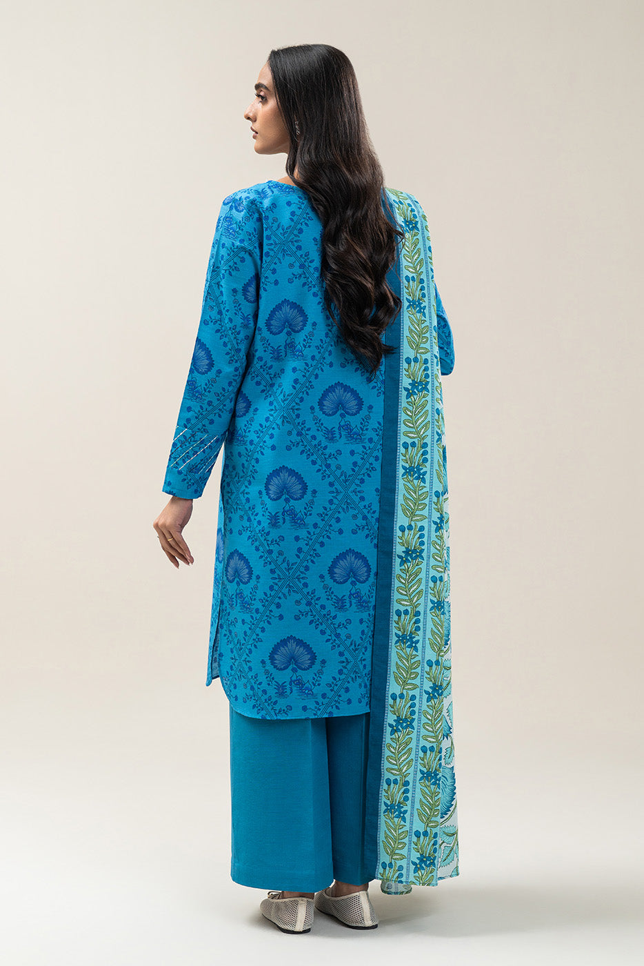 3 PIECE EMBROIDERED SLUB KHADDAR SUIT-TIFFANY BLUE (UNSTITCHED)