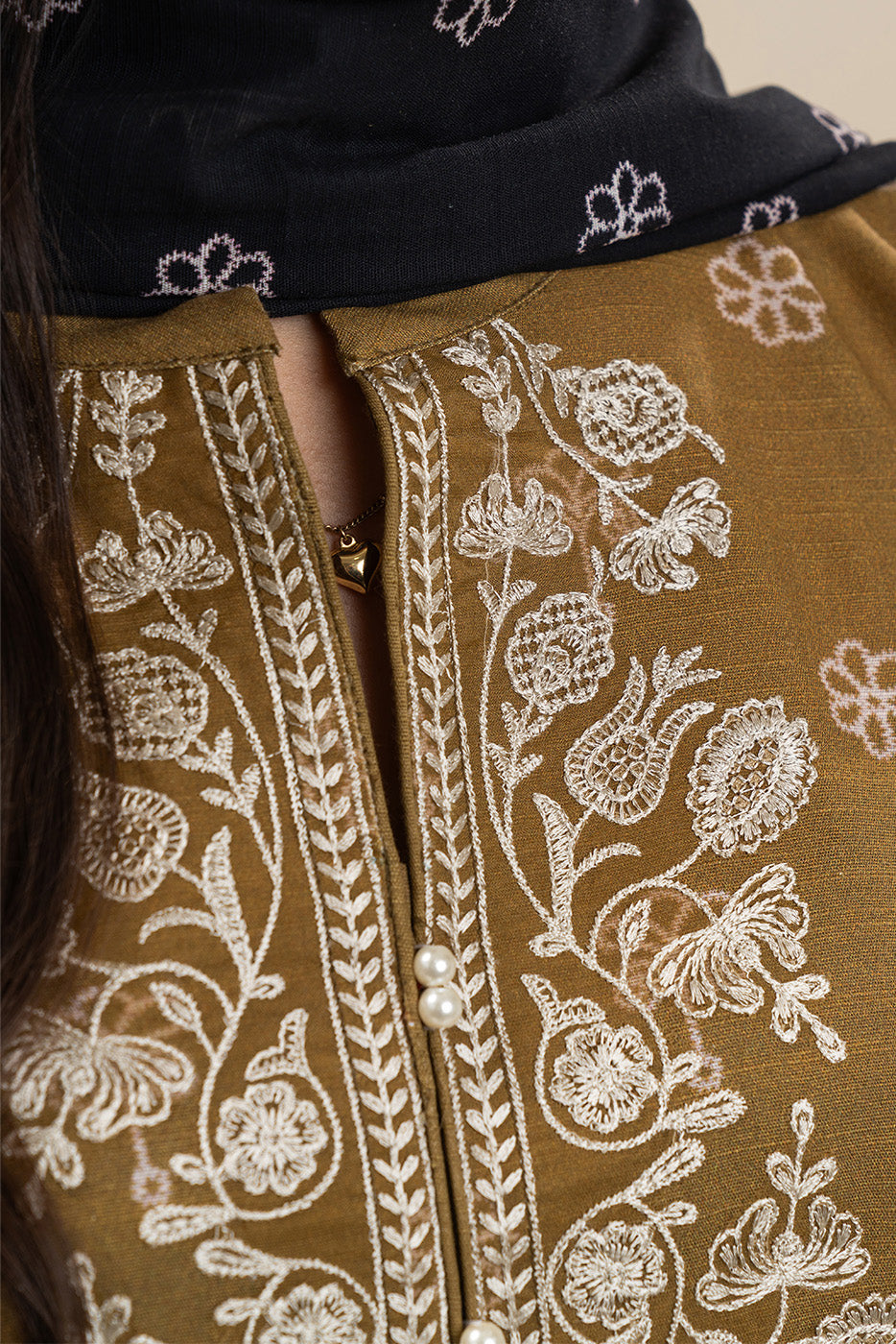 3 PIECE EMBROIDERED SLUB KHADDAR SUIT-GOLDEN MELODY (UNSTITCHED)