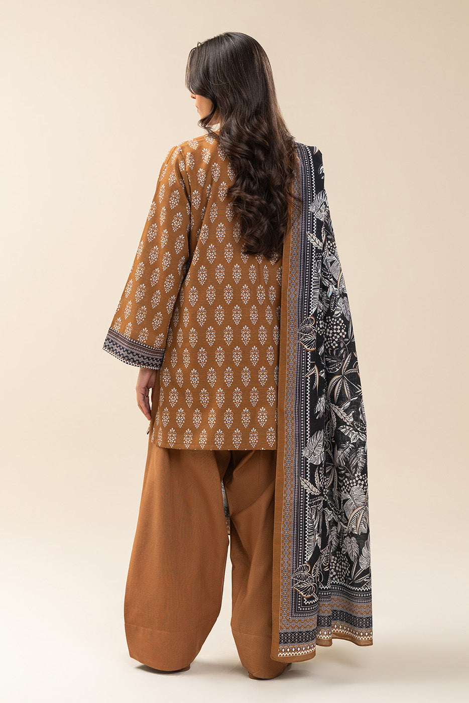 3 PIECE EMBROIDERED SLUB KHADDAR SUIT-MEDALLION CHARM (UNSTITCHED)