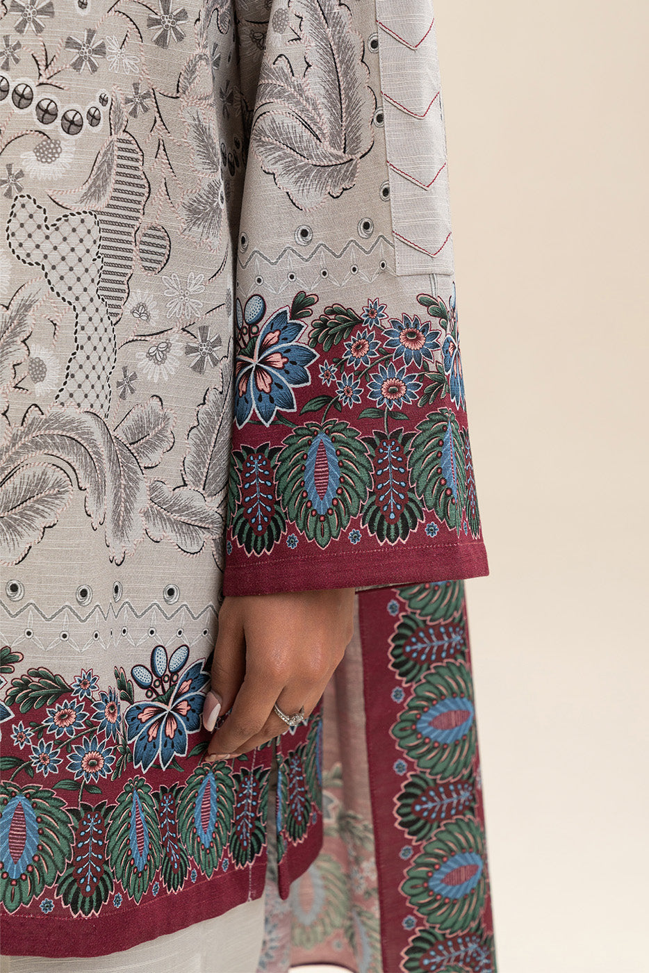 2 PIECE PRINTED SLUB KHADDAR SUIT-MAJESTIC ASH (UNSTITCHED)