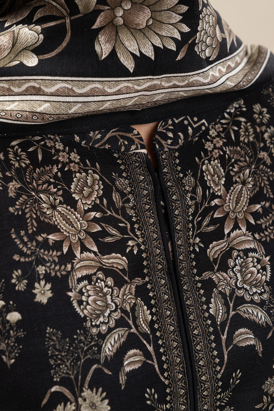 3PIECE PRINTED SLUB KHADDAR SUIT-RAVEN REEF (UNSTITCHED)