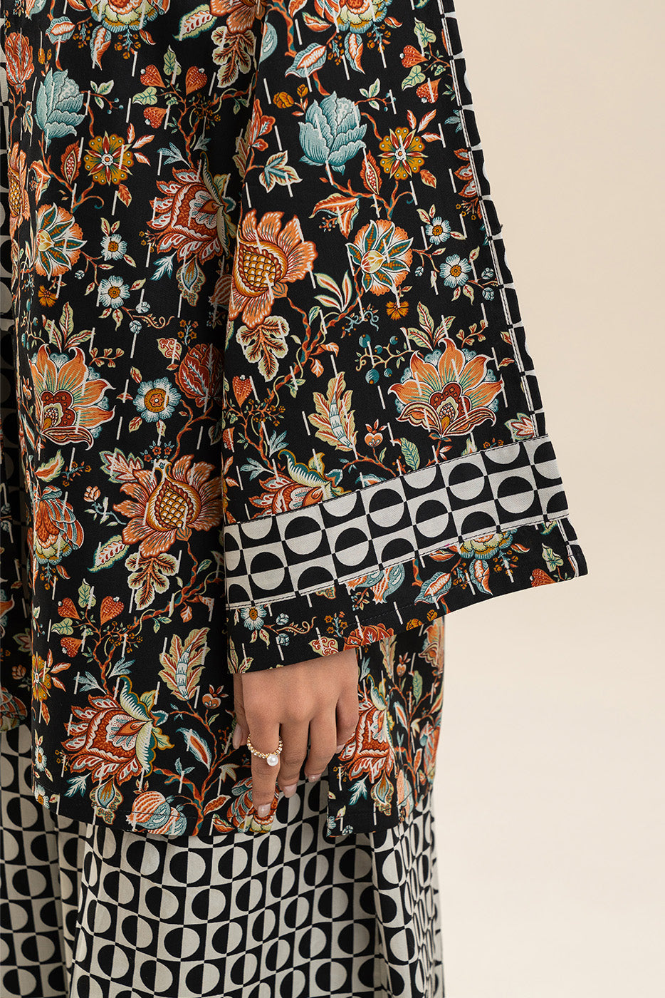 2 PIECE PRINTED CAMBRIC SUIT-JACOBEAN BLOOM (UNSTITCHED)