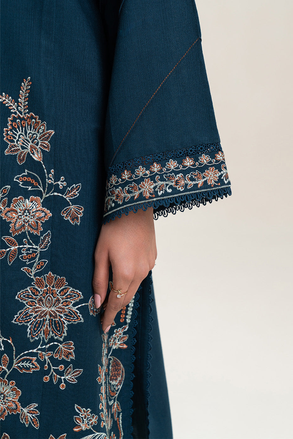 3 PIECE EMBROIDERED SLUB KHADDAR SUIT-DUSKY GEM (UNSTITCHED)