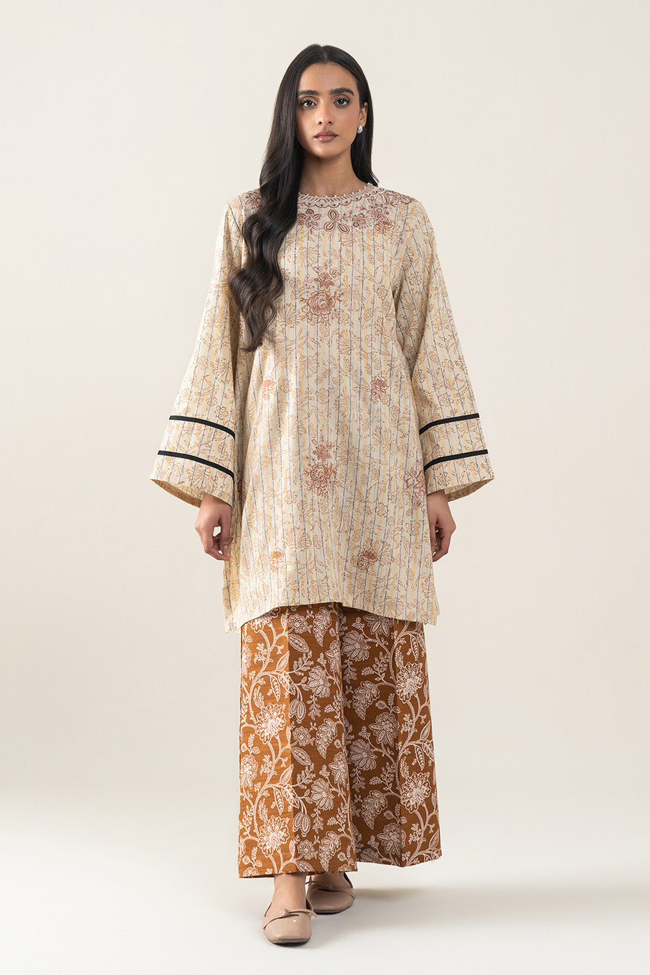 2 PIECE EMBROIDERED KHADDI JQ SUT-PALE IVORY (UNSTITCHED)