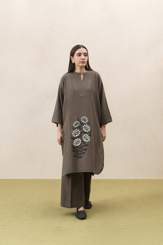 2 PIECE EMBROIDERED YARN DYED SUIT (PRET)