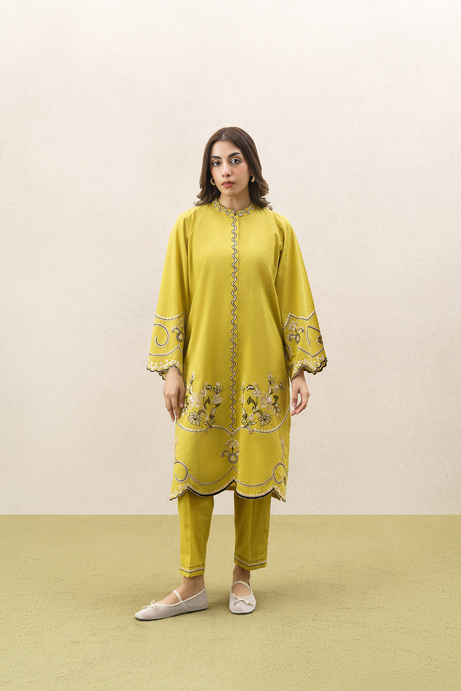 2 PIECE EMBROIDERED DOBBY SUIT (PRET)