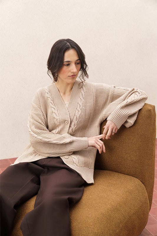 CHUNKY BRAIDED KNIT CARDIGAN