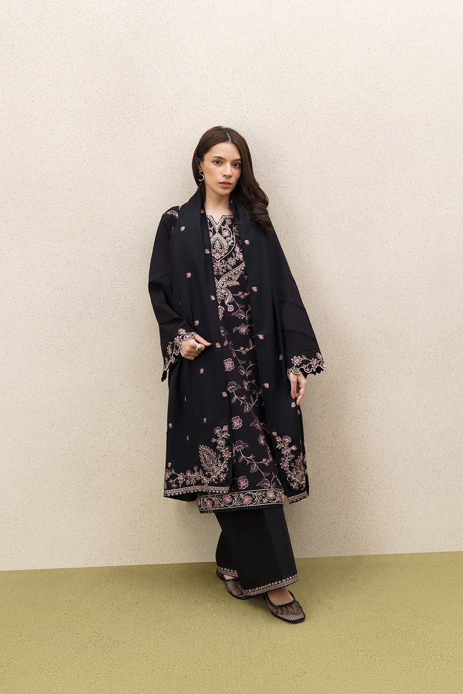3 PIECE EMBROIDERED KHADDAR SUIT WITH SHAWL-RAVEN BLACK (UNSTITCHED)