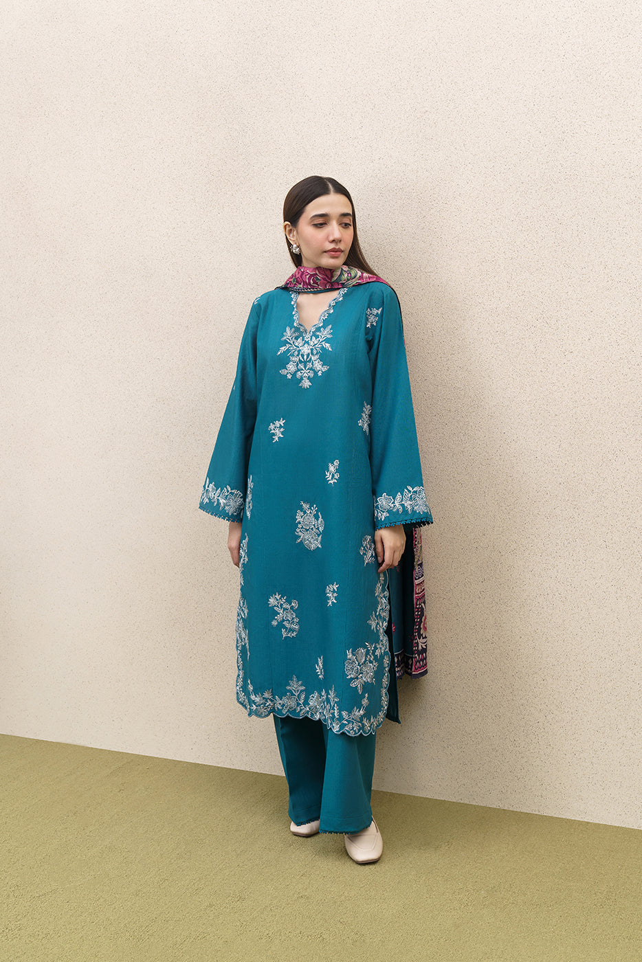 3 PIECE EMBROIDERED KHADDAR SUIT-FLORAL FILIGREE (UNSTITCHED)