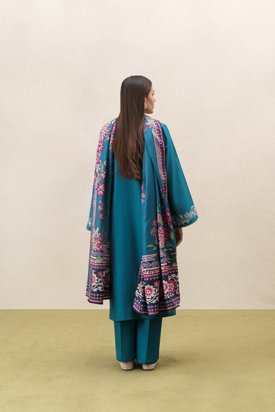 3 PIECE EMBROIDERED KHADDAR SUIT-FLORAL FILIGREE (UNSTITCHED)
