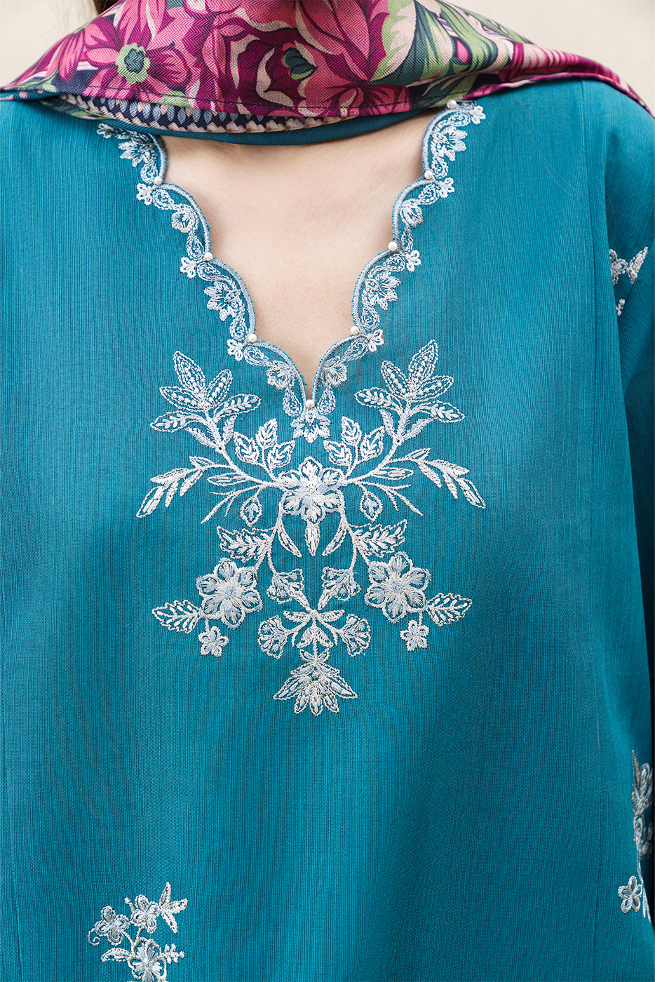 3 PIECE EMBROIDERED KHADDAR SUIT-FLORAL FILIGREE (UNSTITCHED)